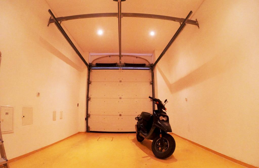 Triplex With Garage - Praca Das Flores Lisboa Habitación foto